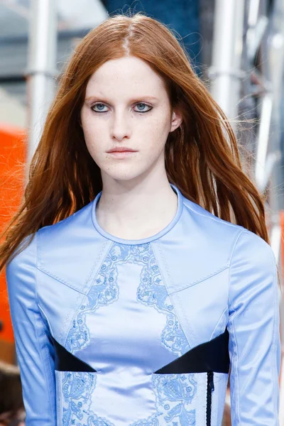 Look 25